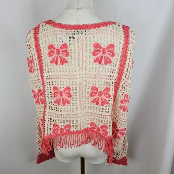 NWT House of Harlow Crochet Shawl Poncho One Size Sweater Pink Bow Fringe Boho - Picture 4 of 10